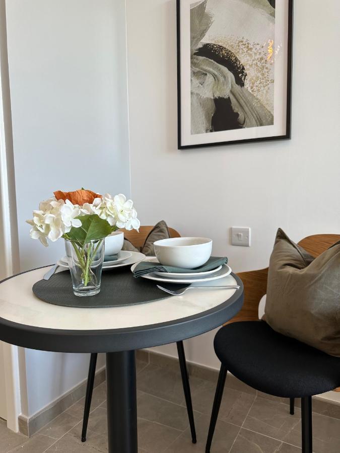 E1 Presidential Studios On High Floor With Stunning Sea Views Гибралтар Екстериор снимка